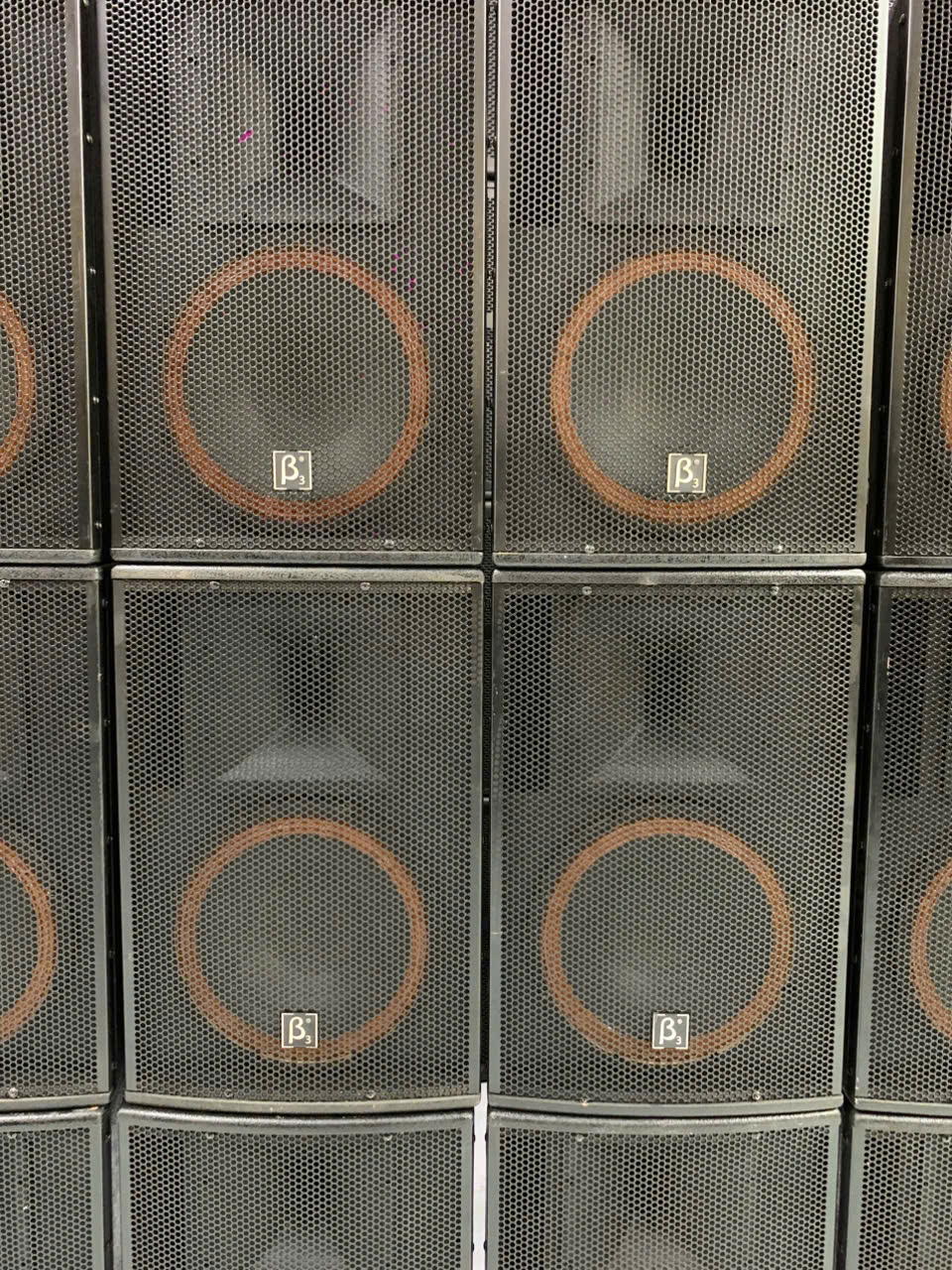 Loa B3 J212